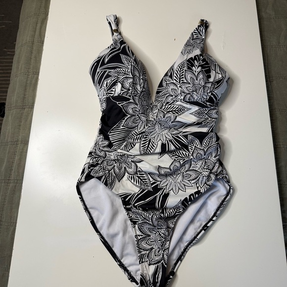 Lauren Ralph Lauren Graphic Floral Slimming One Piece Swimsuit Size 10 - Picture 2 of 9